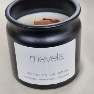 Detalle vela abierta petalos de rosa