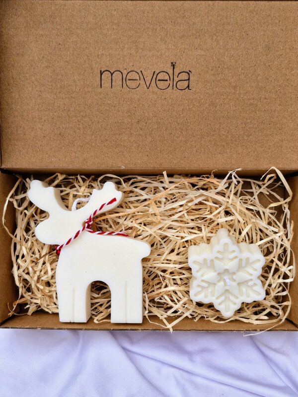 Lote 3 con 2 velas super navideñas de Mevela Candles